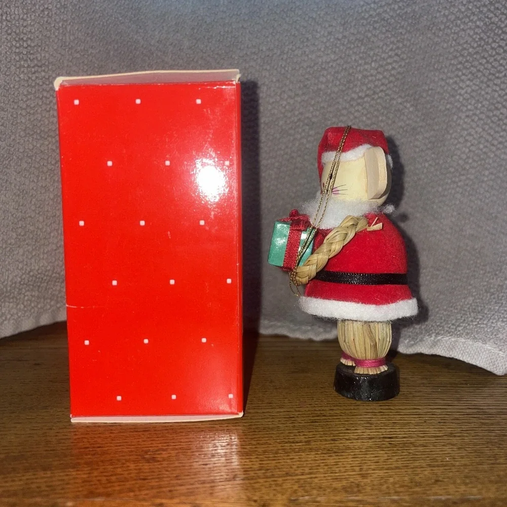 Avon Santa Straw Ornament‎
